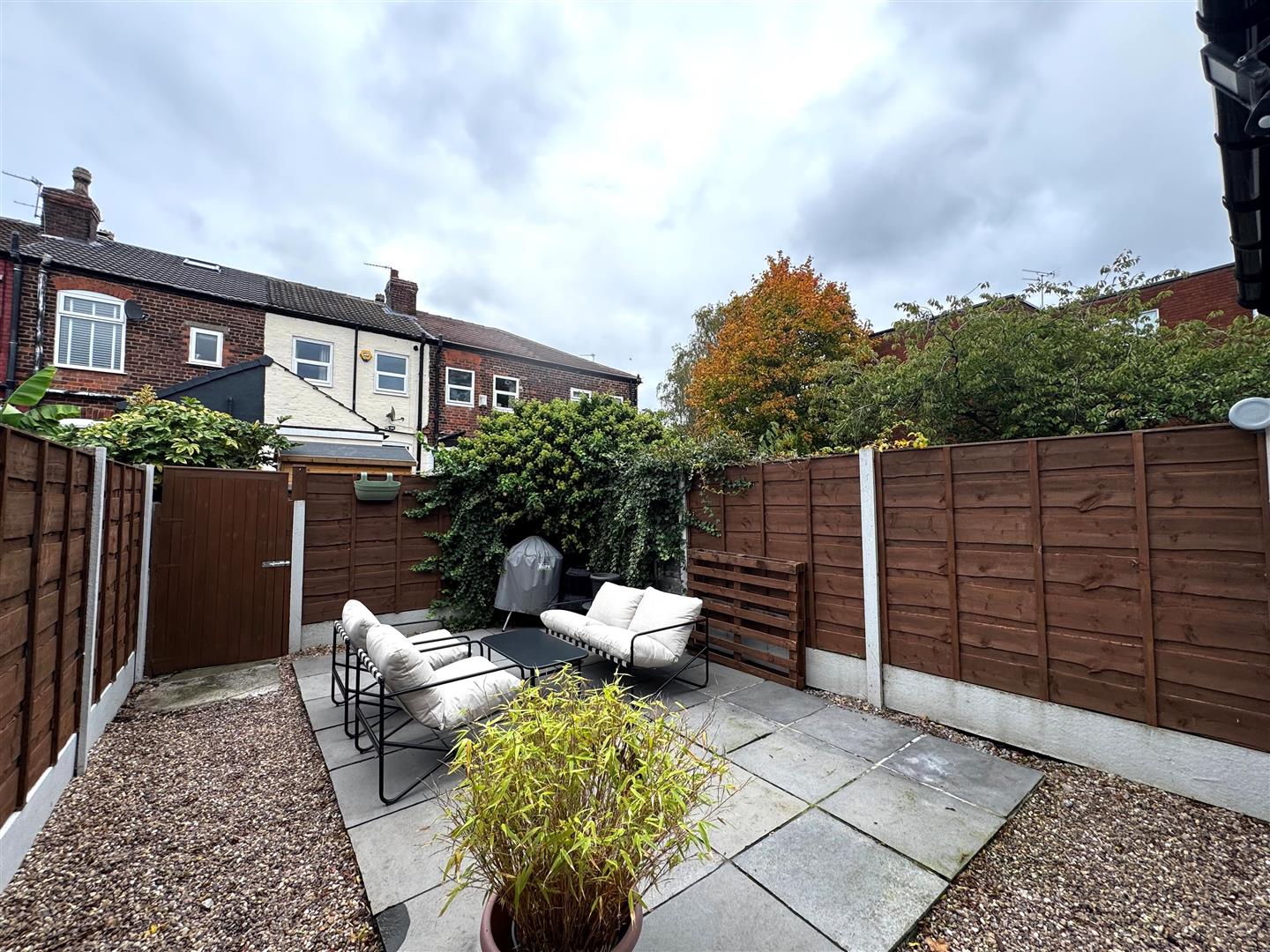 2 Bedroom House To Buy image 12